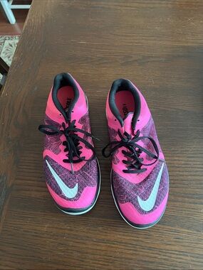 Nike Women's Pink and Black Athletic Running Shoes with White Swoosh
